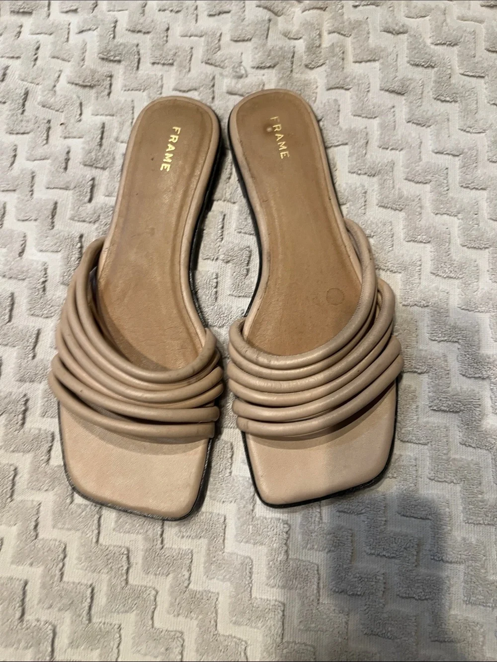 FRAME- Le Capri Leather Sandals